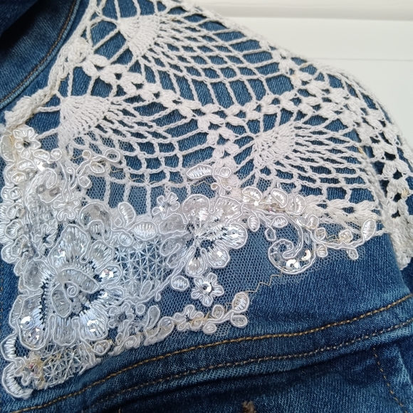 CLEARANCE SALE!! Custom Levi's Denim Jacket with Intricate White Lace - Picture 11 of 11